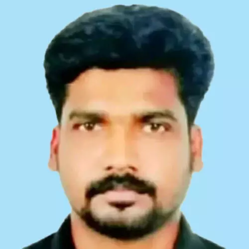 കോ​ൺ​ക്രീ​റ്റ് മി​ക്സ​ർ യ​ന്ത്ര​ത്തി​നു പി​റ​കി​ൽ ബൈ​ക്ക് ഇ​ടി​ച്ച് യു​വാ​വ് മ​രി​ച്ചു