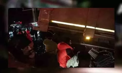 Six killed after truck collides with car in Unnao, Uttar Pradesh