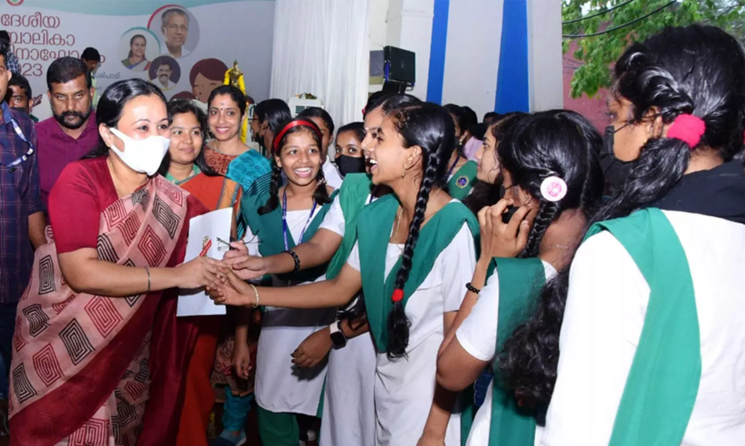 ഓരോ പെണ്‍കുഞ്ഞിന്റേയും കഴിവുകളെ തിരിച്ചറിയുകയും അംഗീകരിക്കുകയും വേണമെന്ന് വീണ ജോര്‍ജ്