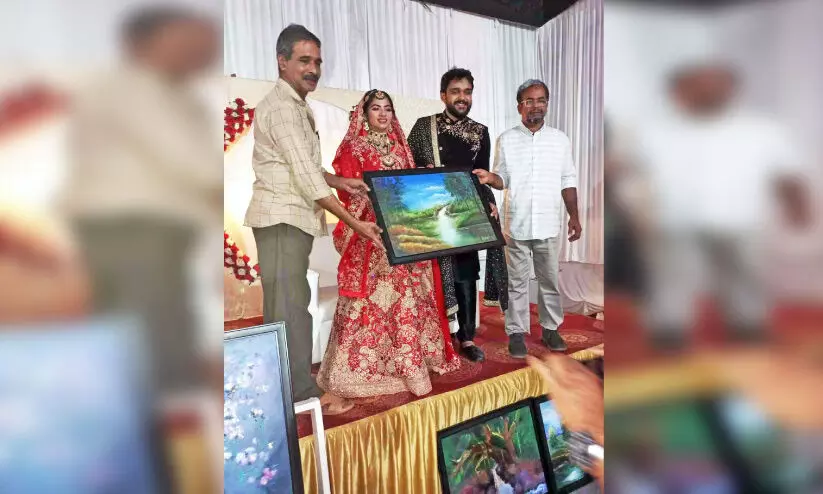 സ്ത്രീധനമില്ല; ഈ വിവാഹവേദി മൊത്തം കളറാണ് സ്ത്രീധനമില്ല; ഈ വിവാഹവേദി മൊത്തം കളറാണ്