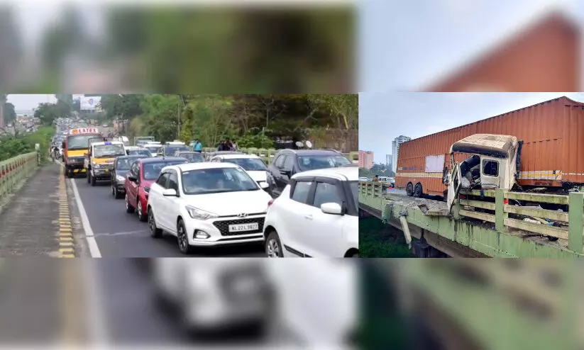 ആക്കുളം പാലത്തിൽ കണ്ടെയ്​നർ ലോറി അപകടത്തി​ൽപെട്ടു