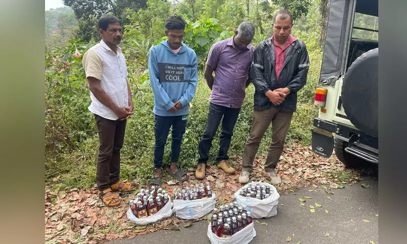 വ്യാജ മദ്യ വിൽപന; ബവ്റിജസ് ജീവനക്കാരനുള്‍പ്പെടെ നാലുപേർ പിടിയിൽ