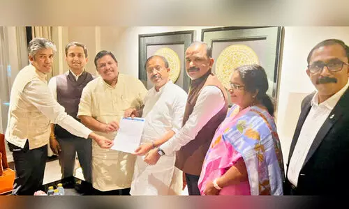 Surname in passport Notice was given to the minister