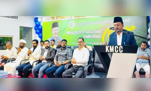 ആ​ശ​യ​റ്റ​വ​രു​ടെ അ​ത്താ​ണി കെ.​എം.​സി.​സി- അ​ബ്ബാ​സ​ലി ത​ങ്ങ​ൾ
