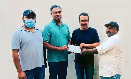 ന​വോ​ദ​യ സ​ഹാ​യ​ധ​നം കൈ​മാ​റി