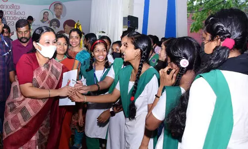 ഓരോ പെണ്‍കുഞ്ഞിന്റേയും കഴിവുകളെ തിരിച്ചറിയുകയും അംഗീകരിക്കുകയും വേണമെന്ന് വീണ ജോര്‍ജ്