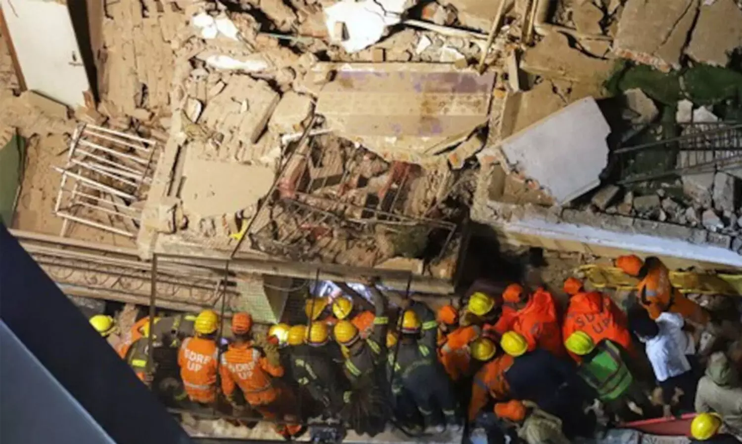 building collapse in lucknow