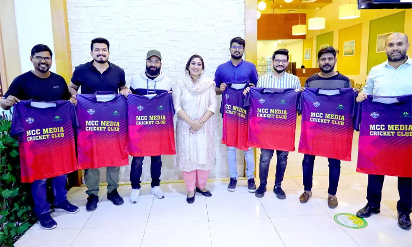 മീ​ഡി​യ ക്രി​ക്ക​റ്റ്‌ ക്ല​ബി​​ന് പുതിയ ജഴ്സി