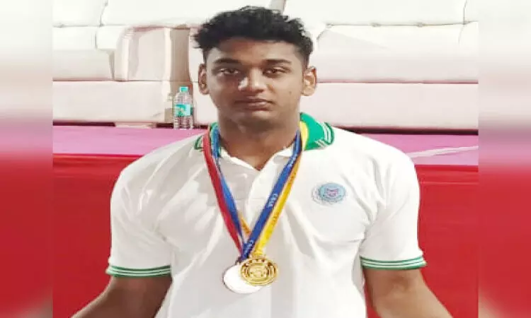 സി.ബി.എസ്.ഇ ദേശീയ നീന്തൽ; ആര്യൻ എസ്. ഗണേഷിന് സുവർണനേട്ടം സി.ബി.എസ്.ഇ ദേശീയ നീന്തൽ; ആര്യൻ എസ്. ഗണേഷിന് സുവർണനേട്ടം