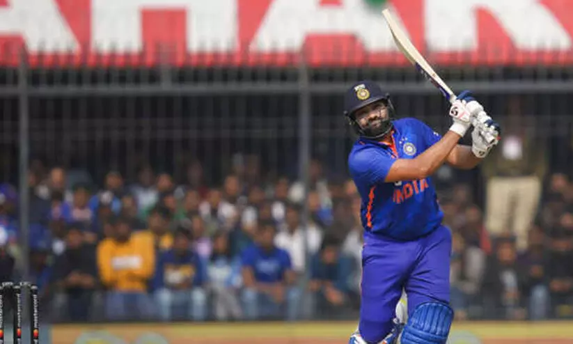 മൂന്നു വർഷത്തെ സെഞ്ച്വറി വരൾച്ച അവസാനിപ്പിച്ച് രോഹിത് ശർമ; റിക്കി പോണ്ടിങ്ങിനൊപ്പം