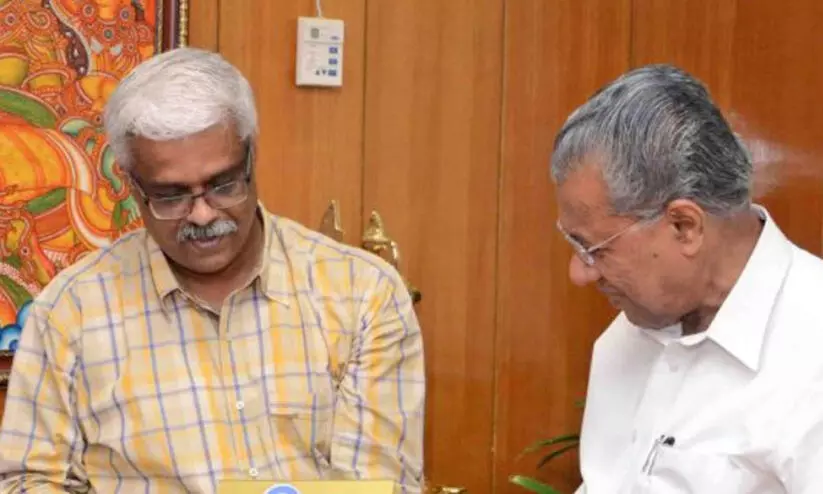 കേസുകൾ ബാക്കിയാക്കി എം. ശിവശങ്കർ പടിയിറങ്ങുന്നു