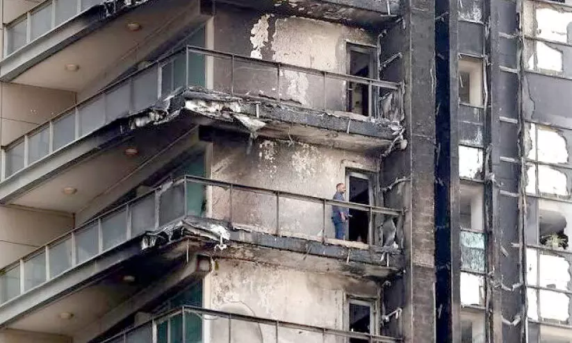 കെട്ടിടങ്ങളിൽ അഗ്നിപ്രതിരോധ ആവരണം ഉപയോഗിക്കണമെന്ന് നിർദേശം കെട്ടിടങ്ങളിൽ അഗ്നിപ്രതിരോധ ആവരണം ഉപയോഗിക്കണമെന്ന് നിർദേശം