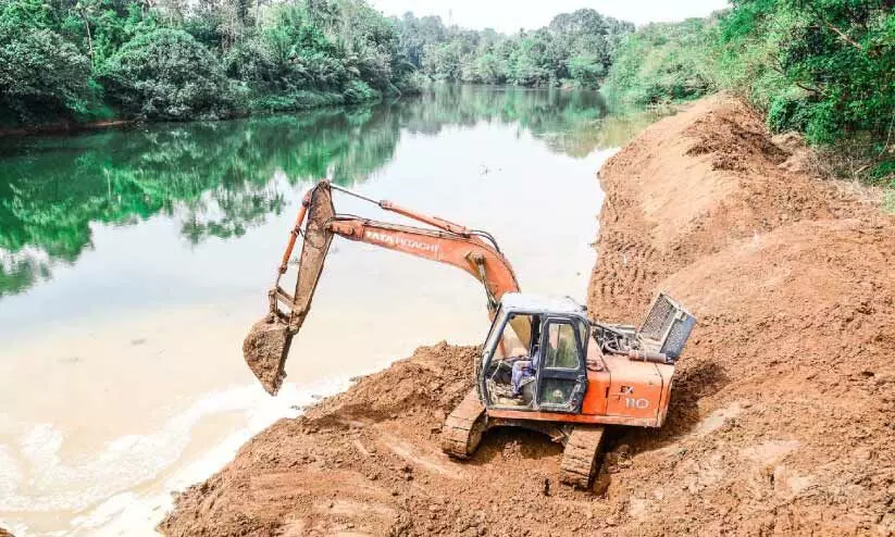 മീ​ന​ച്ചി​ലാർ