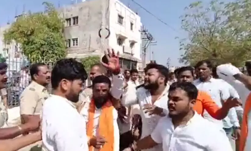 pathaan protest 9877 pathaan protest 9877