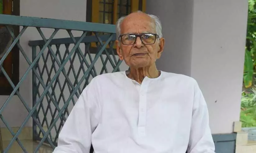 ഗാന്ധിയെ കാണാനെത്തിയതിന് അപ്പുക്കുട്ട പൊതുവാളിന്​ ലഭിച്ചത്​ ചൂരൽശിക്ഷ