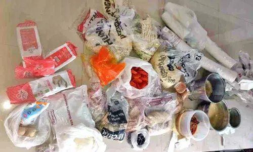 കടകളിൽ പരിശോധന; പഴകിയ ഭക്ഷ്യവസ്തുക്കൾ പിടിച്ചെടുത്തു കടകളിൽ പരിശോധന; പഴകിയ ഭക്ഷ്യവസ്തുക്കൾ പിടിച്ചെടുത്തു