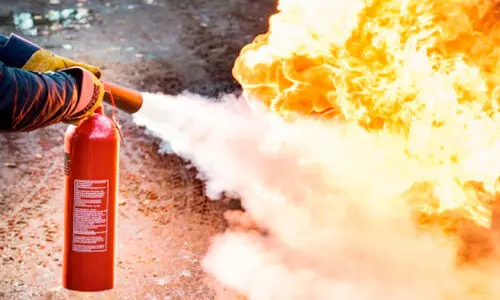 ഹ​വ​ല്ലി​യി​ൽ ക​ട​യി​ൽ തീ​പി​ടി​ത്തം