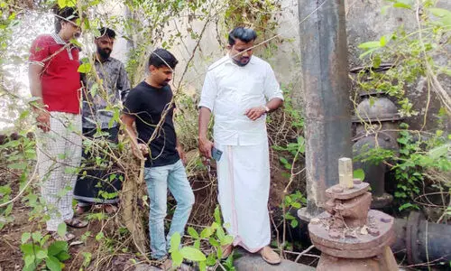 കു​ടി​വെ​ള്ള പൈ​പ്പി​ൽ​നി​ന്ന് വെ​ള്ളം ക്ര​ഷ​ർ യൂ​നി​റ്റി​ലേ​ക്ക് ഒ​ഴു​ക്കു​ന്ന​താ​യി പ​രാ​തി