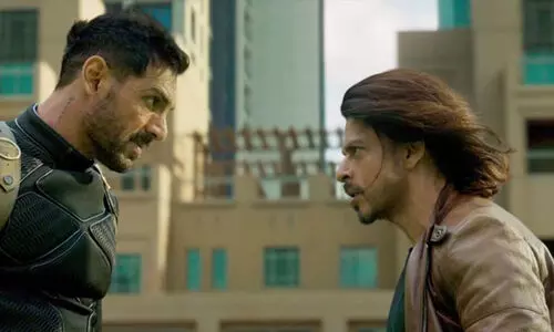 ഷാറൂഖ് നിരാശപ്പെടുത്തിയോ! ദീപികയുടേയും ജോൺ എബ്രഹാമിന്റേയും വേറെ ലെവൽ പ്രകടനം -പത്താൻ