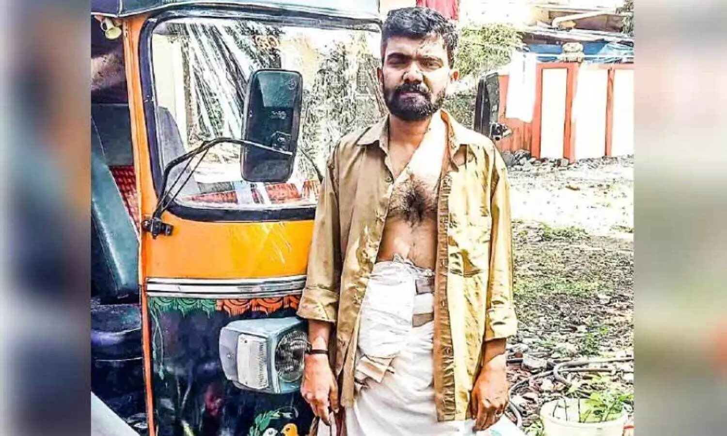 ജീവനും ജീവിതവും തിരികെപ്പിടിക്കണം; വേദന മറന്ന് ഓട്ടോയിൽ പാഞ്ഞ് മുകേഷ്