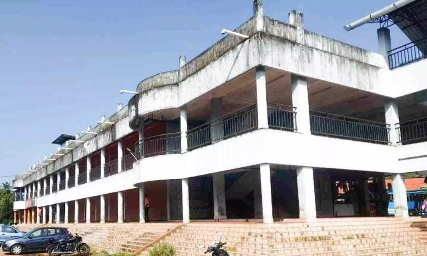 ഒറ്റപ്പാലം നഗരസഭയുടെ കടമുറികൾ നിക്ഷേപത്തുക കുറച്ചിട്ടും ഏറ്റെടുക്കാൻ ആളില്ല