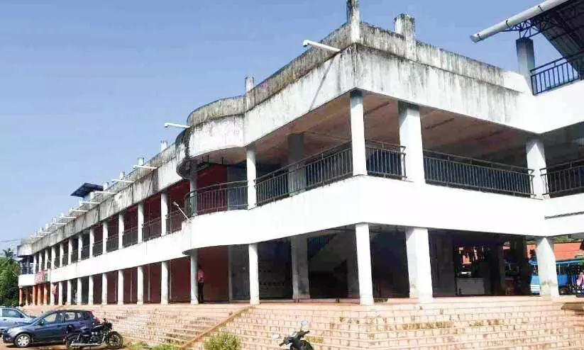 ഒറ്റപ്പാലം നഗരസഭയുടെ കടമുറികൾ നിക്ഷേപത്തുക കുറച്ചിട്ടും ഏറ്റെടുക്കാൻ ആളില്ല