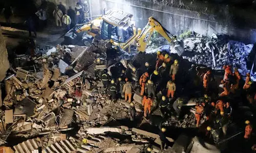 ‘രക്ഷാപ്രവർത്തന നാടകം’; കെട്ടിടം തകർന്ന് ഭാര്യയും അമ്മയും മരിച്ച സമാജ്‍വാദി നേതാവ് പറയുന്നു