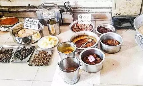 പഴകിയ ഭക്ഷണ സാധനം പിടികൂടി