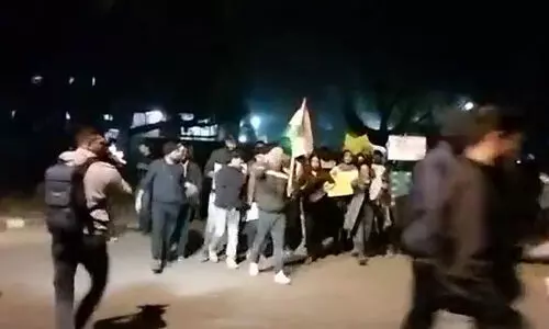 ജെ.എൻ.യുവിലെ എ.ബി.വി.പി ആക്രമണത്തിനെതിരെ വിദ്യാർഥി മാർച്ച് -VIDEO