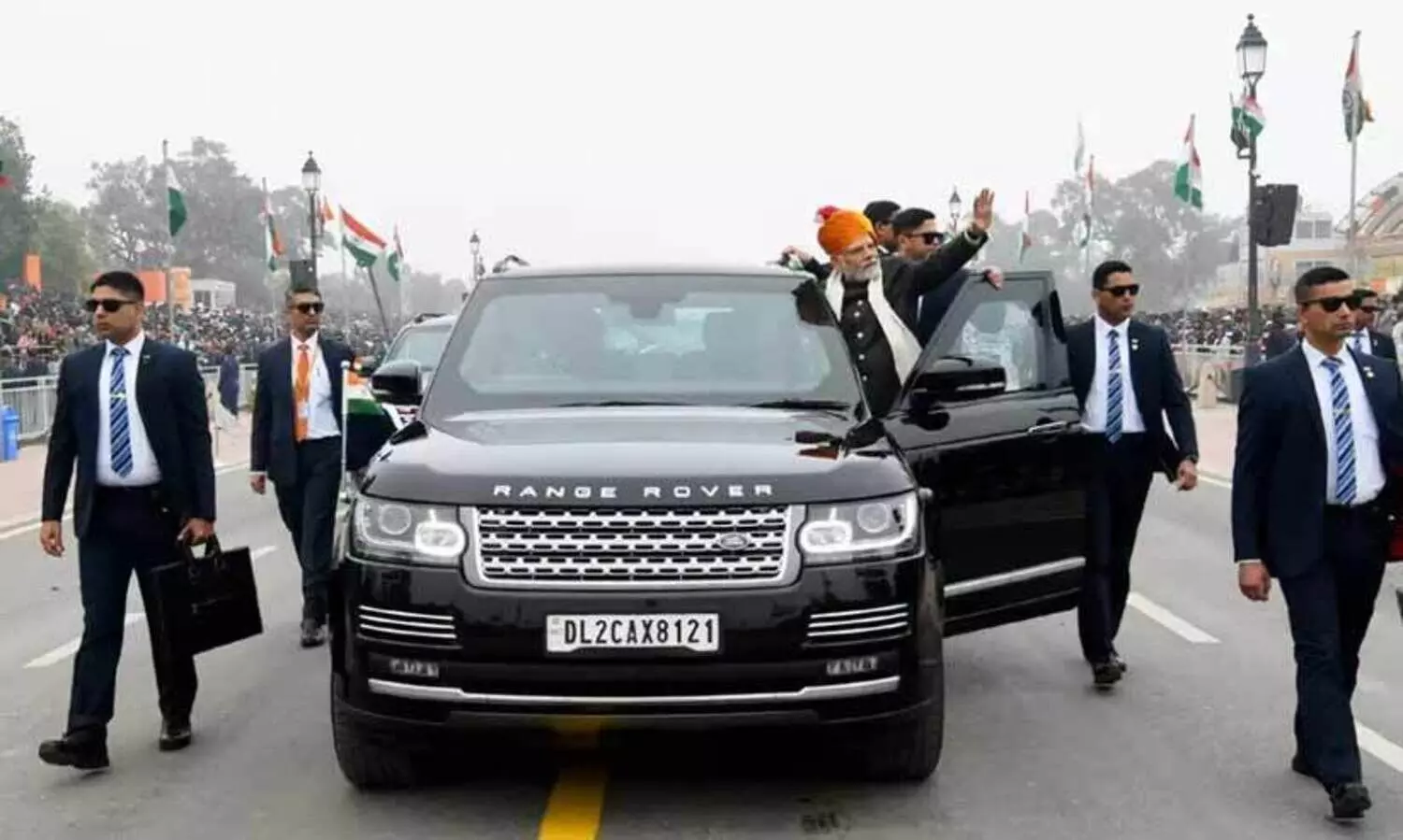 റിപ്പബ്ലിക് ദിനാഘോഷത്തിലേക്ക് മോദിയെത്തിയത് സ്ഫോടനങ്ങളിലും തകരാത്ത കരുത്തനൊപ്പം; റേഞ്ച് റോവർ സെന്റിനൽ ആര്?