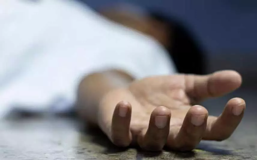 ദുരൂഹസാഹചര്യത്തില് മരിച്ച അയല്വാസികളുടെ മൃതദേഹം ഇന്ന് പോസ്റ്റ്മോര്ട്ടം ചെയ്യും ദുരൂഹസാഹചര്യത്തില് മരിച്ച അയല്വാസികളുടെ മൃതദേഹം ഇന്ന് പോസ്റ്റ്മോര്ട്ടം ചെയ്യും