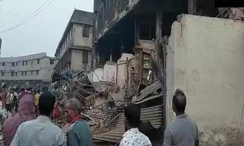 ഭി​വ​ണ്ടി​യി​ൽ കെ​ട്ടി​ടം ത​ക​ർ​ന്ന് ഒ​രാ​ൾ മ​രി​ച്ചു ;   ഒ​രാ​ൾ​ക്ക് പ​രി​ക്ക്