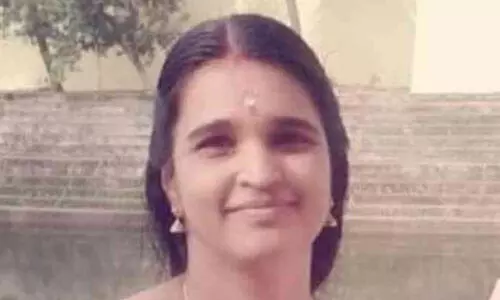 ബസ്സും സ്കൂട്ടറും കൂട്ടിയിടിച്ച് വീട്ടമ്മ മരിച്ചു