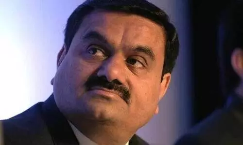 അദാനിക്ക് വൻ തിരിച്ചടി: സമ്പന്നരുടെ പട്ടികയിൽ ഏഴാം സ്ഥാനത്തേക്ക് കൂപ്പുകുത്തി; ഓഹരിവിപണിയിൽ 4 ലക്ഷം കോടി രൂപ നഷ്ടം