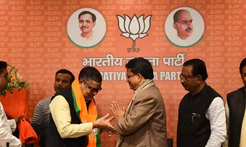 ത്രിപുരയിൽ സി.പി.എം വിട്ട നേതാവ് ബി.ജെ.പി സ്ഥാനാർഥി; അയോഗ്യനാക്കണമെന്ന ആവശ്യം തെരഞ്ഞെടുപ്പ് കമ്മിഷൻ തള്ളി