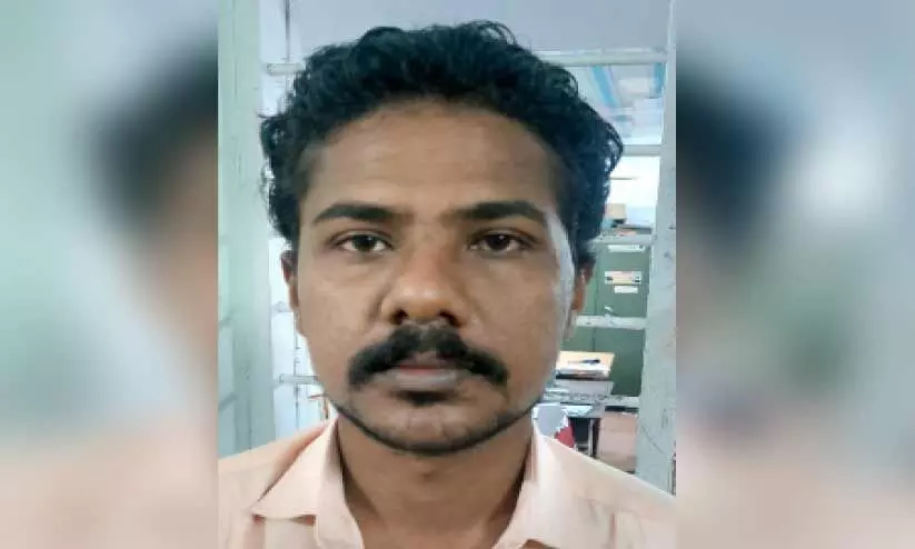 ക്ഷേത്രത്തിൽ മോഷണം നടത്തിയയാൾ പിടിയിൽ ക്ഷേത്രത്തിൽ മോഷണം നടത്തിയയാൾ പിടിയിൽ