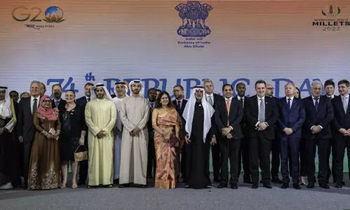 മൂവർണ ശോഭയിൽ റിപ്പബ്ലിക് ദിനാഘോഷം