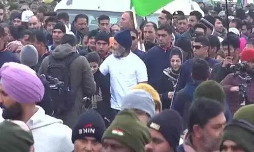 ഭാരത് ജോഡോ യാത്രയിൽ മെഹ്ബൂബ മുഫ്തിയും; പുൽവാമയിൽ ആദരമർപ്പിച്ച് രാഹുൽ