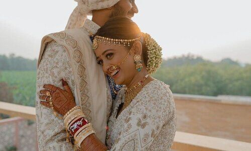 വിവാഹ ചിത്രങ്ങൾ പങ്കുവെച്ച് ഇന്ത്യൻ താരം അക്സർ പട്ടേൽ