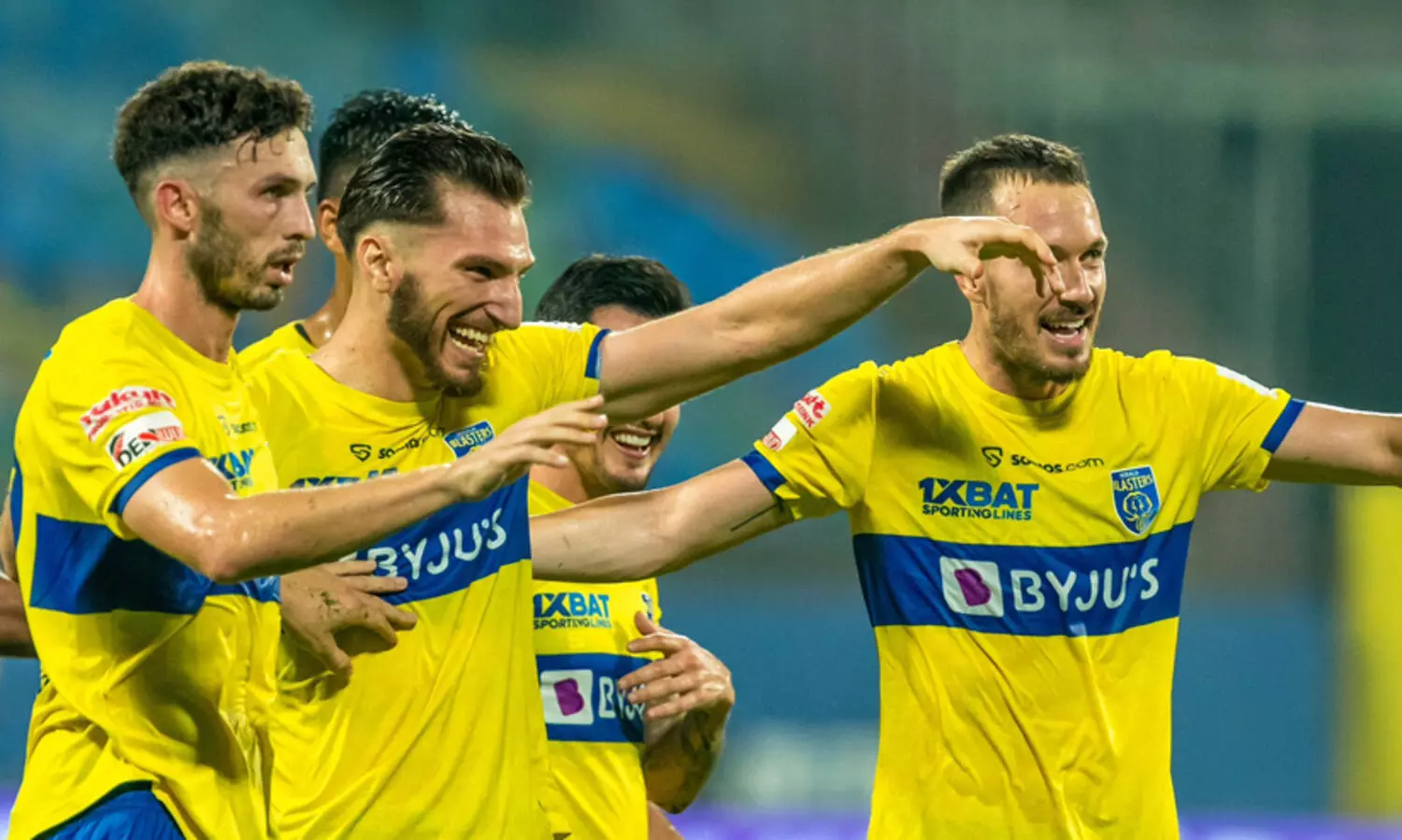 ഡയമണ്ട് ബ്ലാസ്റ്റേഴ്സ്; ഡിയമൻറകോസിന് ഇരട്ടഗോൾ, നോർത്ത് ഈസ്റ്റിനെതിരെ കേരള ബ്ലാസ്റ്റേഴ്സിന് 2-0 വിജയം