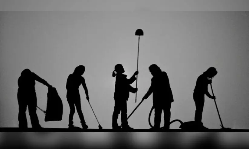 ഗാർഹിക തൊഴിലാളികളുടെ ശമ്പളം അക്കൗണ്ട്​ വഴി; ഏപ്രിൽ ഒന്നിനകം നടപ്പാക്കണം