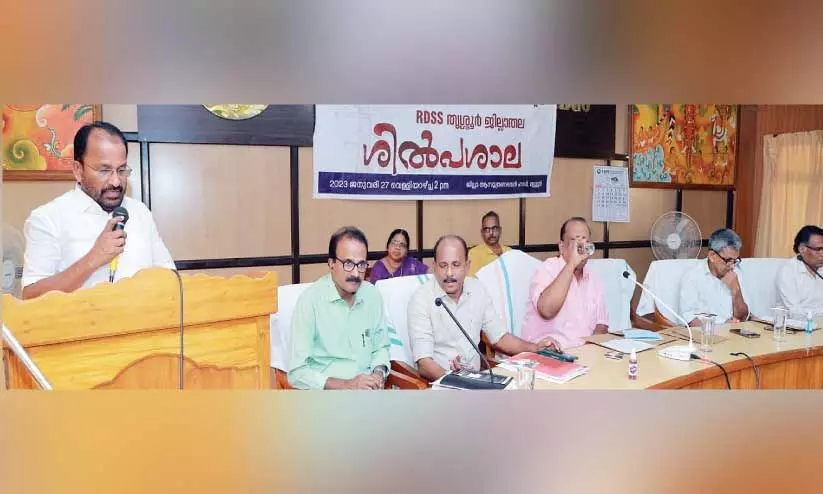 വൈദ്യുതി മേഖലയിൽ 1200 കോടിയുടെ പദ്ധതികൾ വൈദ്യുതി മേഖലയിൽ 1200 കോടിയുടെ പദ്ധതികൾ