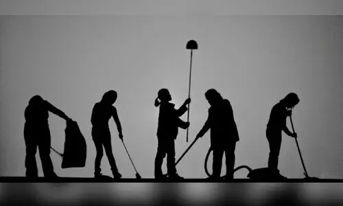 ഗാർഹിക തൊഴിലാളികളുടെ ശമ്പളം അക്കൗണ്ട്​ വഴി; ഏപ്രിൽ ഒന്നിനകം നടപ്പാക്കണം