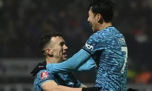 ഓൾഡ് ട്രാഫോഡിൽ ‘സാംബ നൃത്തം’; സൺ മാജികിൽ ഹോട്സ്പർ- എഫ്.എ കപ്പിൽ വമ്പന്മാർക്ക് ‘ഇത്തിരിക്കുഞ്ഞൻ ജയം’