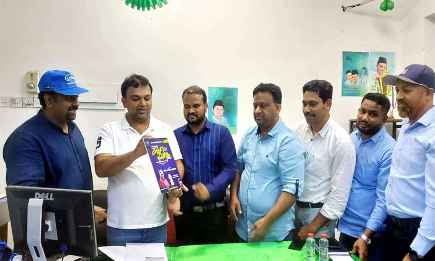 അ​ല്‍ഖു​വൈ​ര്‍ കെ.​എം.​സി.​സി സ്‌​നേ​ഹ സം​ഗ​മം;  പോ​സ്റ്റ​ര്‍ പ്ര​കാ​ശ​നം ചെ​യ്തു