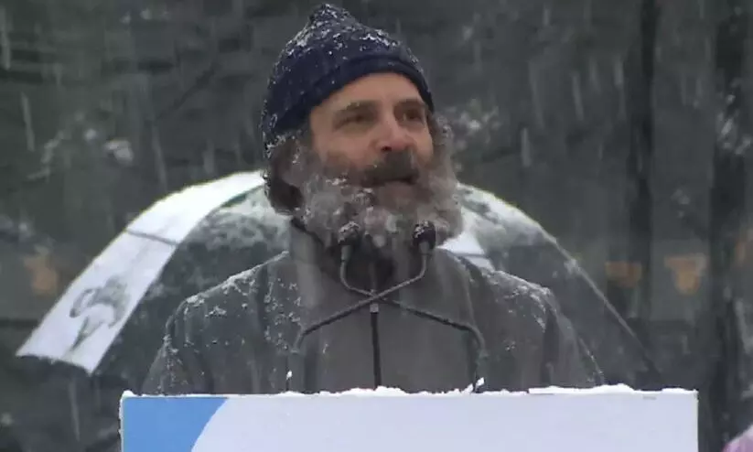 പേടികൂടാതെ ജീവിക്കൂ, രാജ്യത്തിന്റെ ശക്തി നിങ്ങളോടൊപ്പമുണ്ട്; വികാരഭരിതനായി രാഹുൽ, ഭാരത് ജോഡോ യാത്രക്ക് സമാപനം പേടികൂടാതെ ജീവിക്കൂ, രാജ്യത്തിന്റെ ശക്തി നിങ്ങളോടൊപ്പമുണ്ട്; വികാരഭരിതനായി രാഹുൽ, ഭാരത് ജോഡോ യാത്രക്ക് സമാപനം