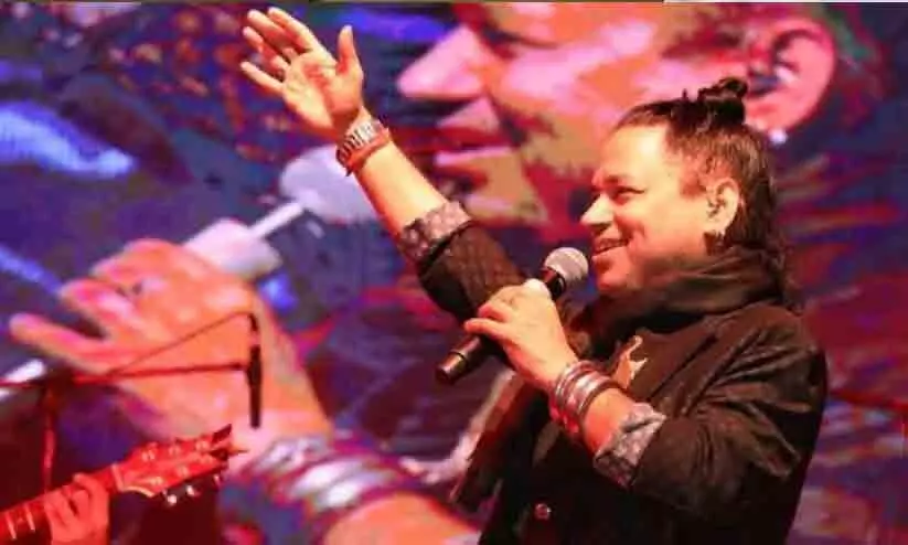 not singing Kannada Song Singer Kailash Kher faced heckling Bottle