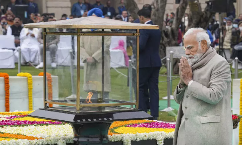 ഗാ​ന്ധി​ജി​ക്കു​ള്ള യ​ഥാ​ർ​ഥ ആ​ദ​ര​വ് സ്വ​ച്ഛ​ത, സ്വ​ദേ​ശി, സ്വ​ഭാ​ഷ എ​ന്നീ ആ​ശ​യ​ങ്ങ​ൾ സ്വീ​ക​രി​ക്കൽ -അ​മി​ത് ഷാ