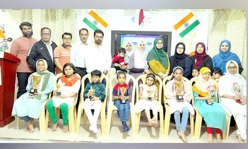 മ​ല​ർ​വാ​ടി ക​ള​റി​ങ് മ​ത്സ​രം