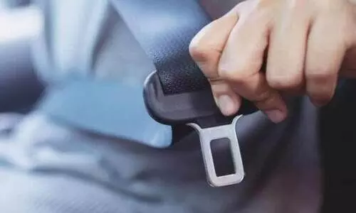 സീറ്റ് ബെൽറ്റിൽ ശുഭയാത്ര; ബം​ഗ​ളൂ​രു​വി​ൽ സീറ്റ്​ ബെൽറ്റ്​ ധരിക്കാത്ത നിയമലംഘനം ഗണ്യമായി കുറഞ്ഞു